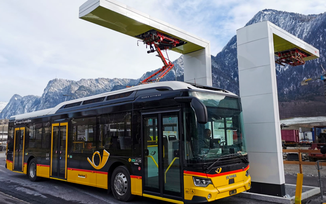Ladehub für E-Busse als Referenzprojekt von PostAuto mit moderner Infrastruktur.