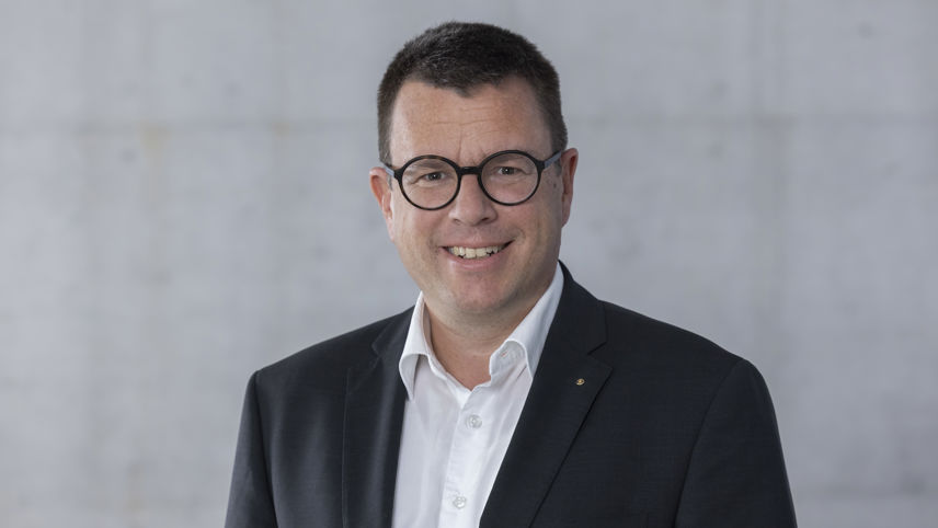 Michael Roth, Responsabile Produzione e Reti