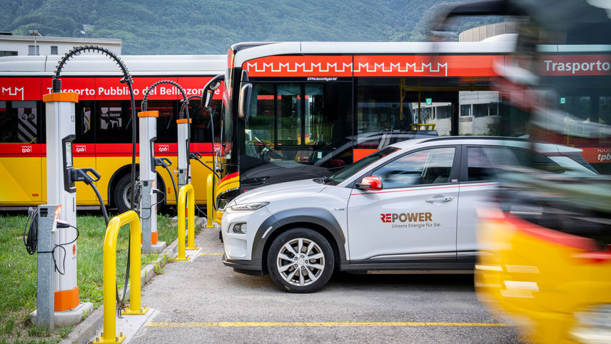 Infrastruttura di ricarica per il trasporto pubblico: autobus e veicolo Repower presso piu stazioni a Bellinzona.